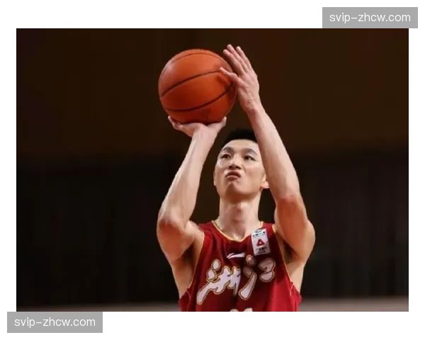 陶强龙肩部脱臼咬牙坚持比赛 浙江锋线人员短缺问题凸显